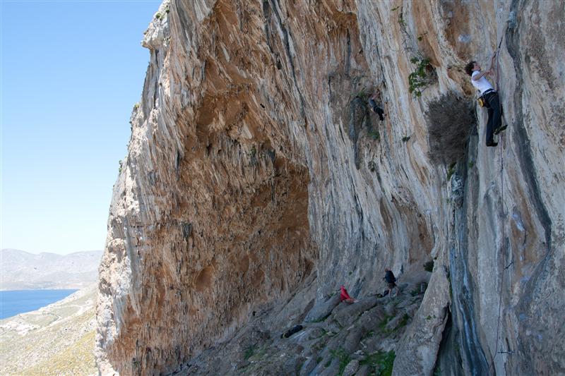 Alex & la grande grotta en fond